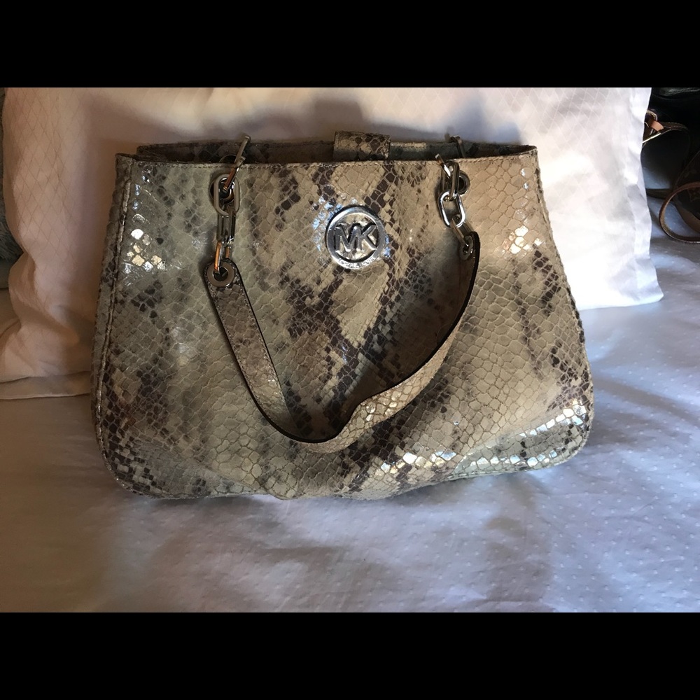 Michael Khors purse